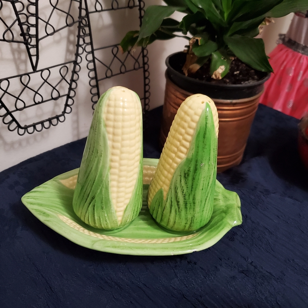 Corn cob salt and pepper shakers - Picture 1 of 3
